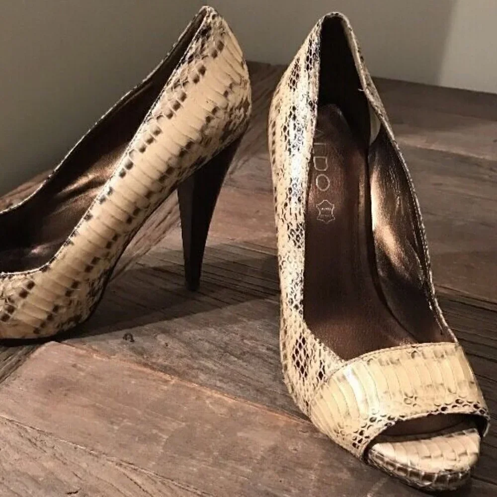 Aldo Sz 38 Beige Gray Snakeskin Peep Toe Pumps